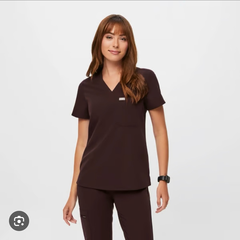 Figs Espresso Catarina One-Pocket Scrub Top